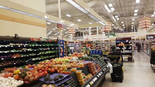 Grocery Store «Fred Meyer», reviews and photos, 777 NW Kings Blvd, Corvallis, OR 97330, USA