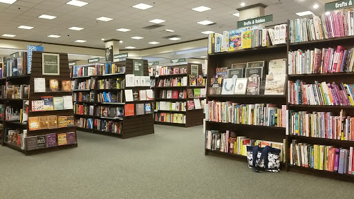 Book Store «Barnes & Noble», reviews and photos, 567 N Stephanie St, Henderson, NV 89014, USA