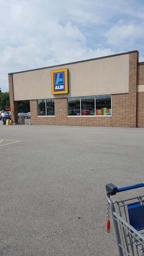 Supermarket «ALDI», reviews and photos, 7235 39th St, Lyons, IL 60534, USA
