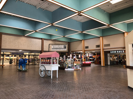 Shopping Mall «New Landing Mall», reviews and photos, Troost Ave & E Meyer Blvd, Kansas City, MO 64131, USA