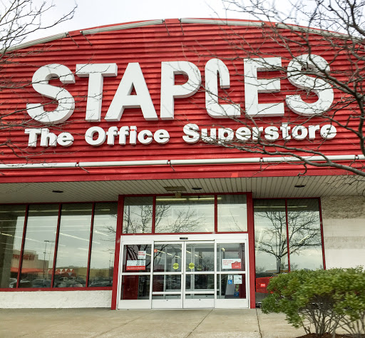 Staples, 235 N Burkhardt Rd, Evansville, IN 47715, USA, 