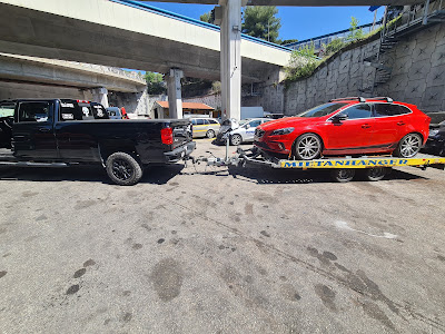 Garage de l'autoroute. à Nice