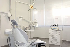Clinica Dental Mendizabal image
