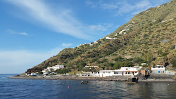 Photo de Alicudi Harbor Beach avec un rivage spacieux