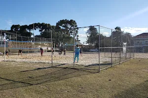 Quadra de futsal, volei e playground image