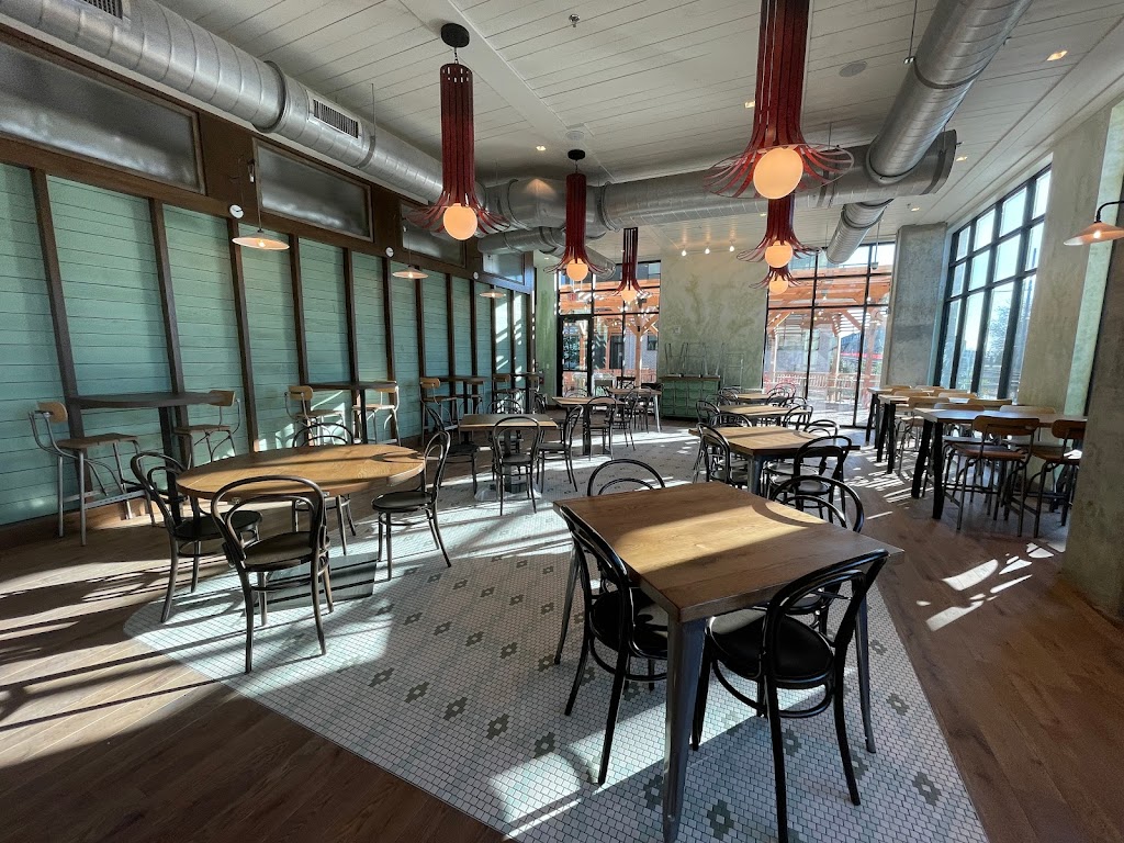 Fancy's Fish House 38103