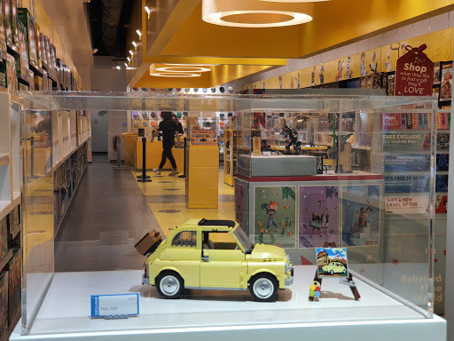 Toy Store «The LEGO Store», reviews and photos, 5 Woodfield Mall, Schaumburg, IL 60173, USA