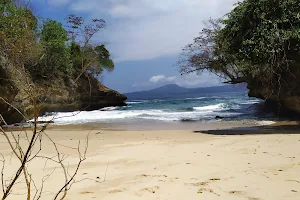 Pantai Semanten image