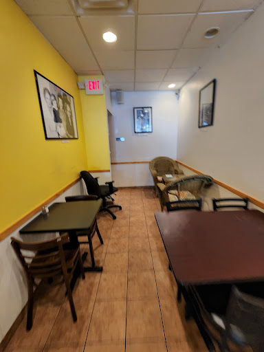 Shopping Mall «Lincoln Court Shopping Center», reviews and photos, 215 Lancaster Ave, Frazer, PA 19355, USA