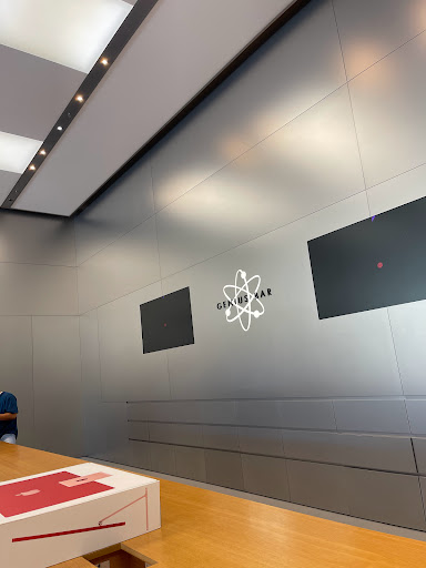 Computer Store «Apple Glendale Galleria», reviews and photos, 2126 Galleria Way, Glendale, CA 91210, USA