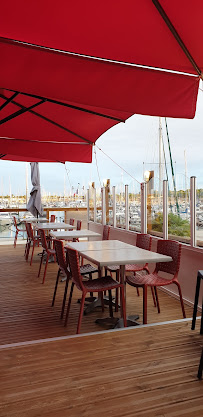 Atmosphère du Restaurant Le Bistrot Du Port à Le Verdon-sur-Mer - n°7