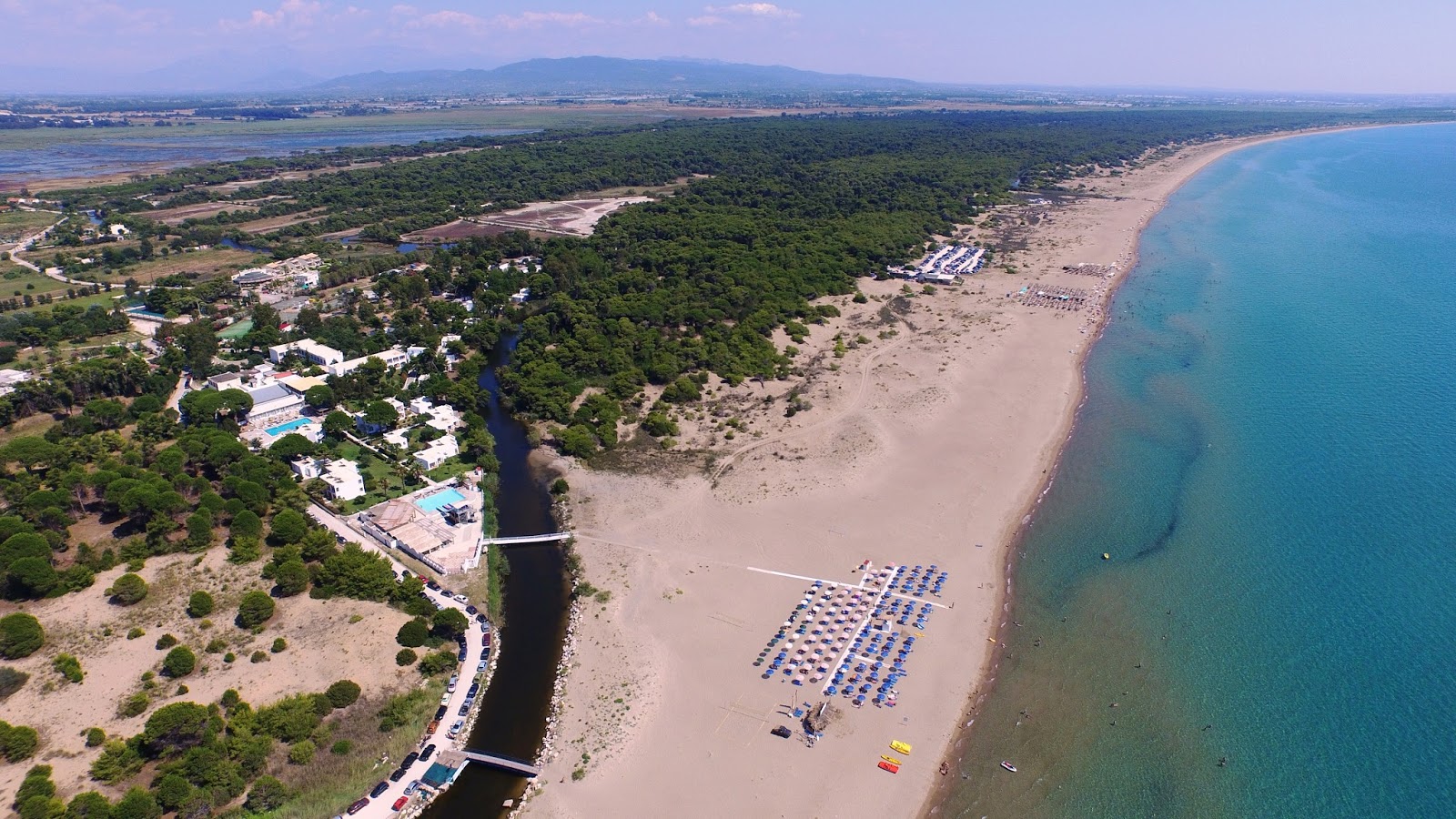 Foto von Viotopos Dasous mit langer gerader strand