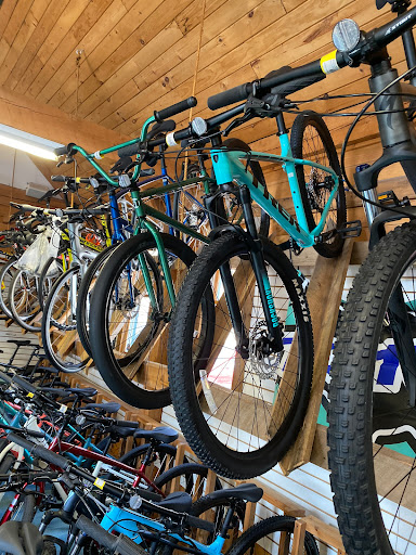 Bicycle Repair Shop «Benidorm Bikes», reviews and photos, 247 Albany Turnpike, Canton, CT 06019, USA