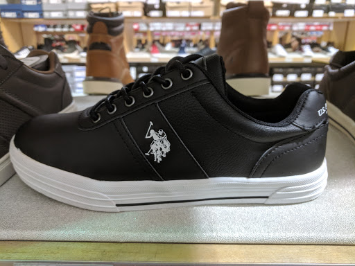 Shoe Store «WSS», reviews and photos, 7111 Vineland Ave, North Hollywood, CA 91605, USA