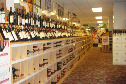 Beer Store «Vans Liquor Store», reviews and photos, 470 Sinsinawa Ave, East Dubuque, IL 61025, USA