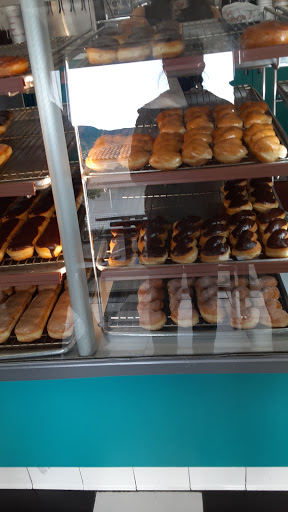 Donut Shop «US Donut», reviews and photos, 2621 Green River Rd #101, Corona, CA 92882, USA