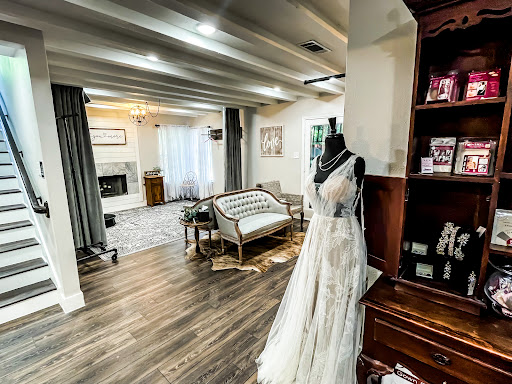 Circle Park Bridal Boutique, 4950 Keller Springs Rd #110, Addison, TX 75001, USA, 