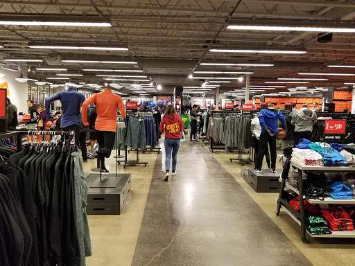 Sporting Goods Store «Nike Factory Store», reviews and photos, 1500 SE East Devils Lake Rd #105, Lincoln City, OR 97367, USA