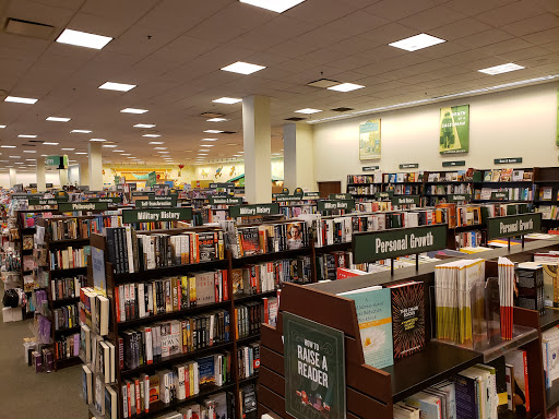 Book Store «Barnes & Noble», reviews and photos, 1738 Hill Rd N, Pickerington, OH 43147, USA