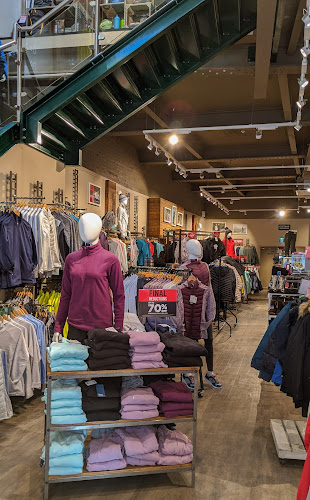 Mountain Warehouse York - Sporting goods store