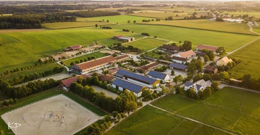 Reitanlage Eberl Zillhofen 1, 85258 Weichs, Deutschland