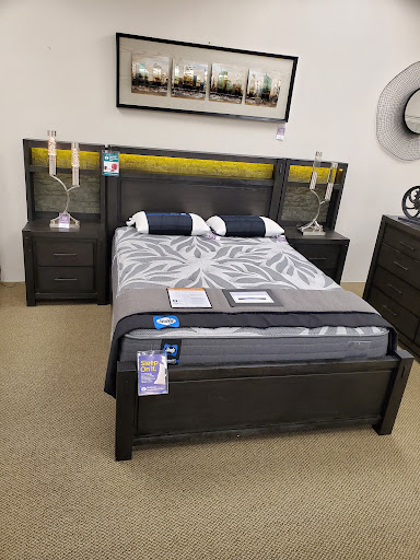 Furniture Store «Raymour & Flanigan Furniture and Mattress Store», reviews and photos, 2780 W Ridge Rd, Rochester, NY 14626, USA