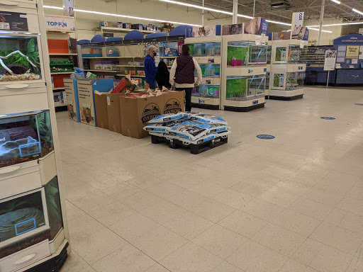 Pet Supply Store «PetSmart», reviews and photos, 475 Bank St, Waterbury, CT 06708, USA