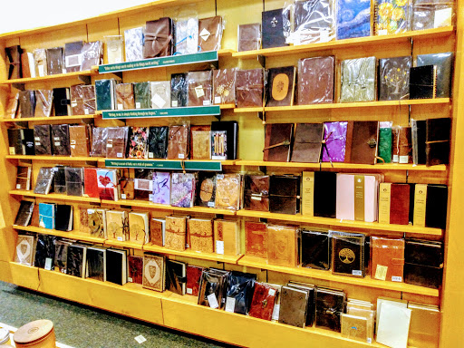 Book Store «Barnes & Noble Booksellers Clackamas Town Ctr Mall», reviews and photos, 12000 SE 82nd Ave, Portland, OR 97086, USA