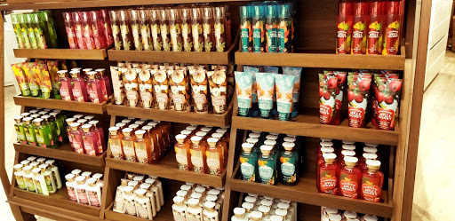 Shopping Mall «Charlotte Premium Outlets», reviews and photos, 5404 New Fashion Way, Charlotte, NC 28278, USA