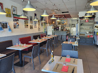 Atmosphère du Restaurant de spécialités de la région de Naples Sapori Di Napoli à Marseille - n°1