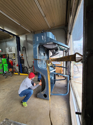 Auto Repair Shop «Jeffersonville Auto Repair», reviews and photos, 1401 E 8th St, Jeffersonville, IN 47130, USA