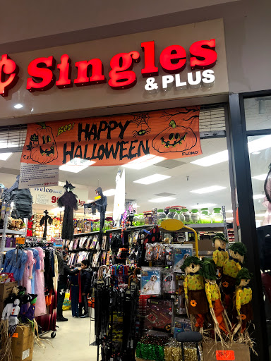 Shopping Mall «Metro Mall-Middle Village», reviews and photos, 6626 Metropolitan Ave, Middle Village, NY 11379, USA