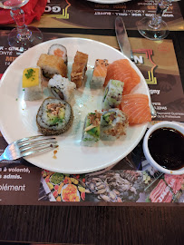 Sushi du Grillades Restaurant Golden Wok Asiatique à Bobigny - n°5