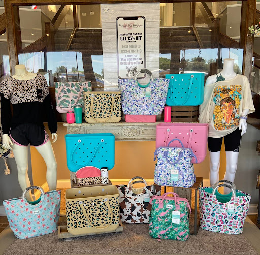 Tanning Salon «Modern Me Boutique & Tanning», reviews and photos, 414 Orange St, Auburndale, FL 33823, USA