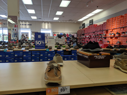 Shoe Store «Rack Room Shoes», reviews and photos, 18700 Limestone Commercial Dr, Pflugerville, TX 78660, USA