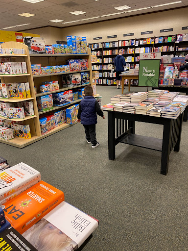 Barnes & Noble image