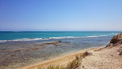 Zdjęcie Dewars Beach z powierzchnią turkusowa czysta woda