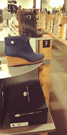 Shopping Mall «Rookwood Commons Shopping Center», reviews and photos, 3805 Edwards Rd, Cincinnati, OH 45209, USA