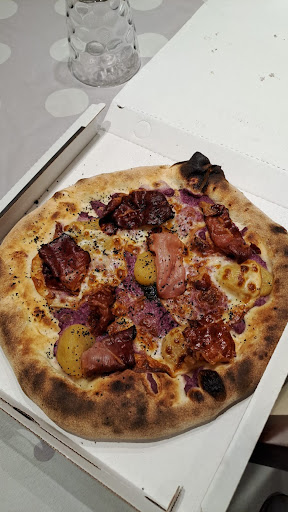 Crusca Extra Ordinary Pizza in Vittoria, Libero consorzio comunale di Ragusa
