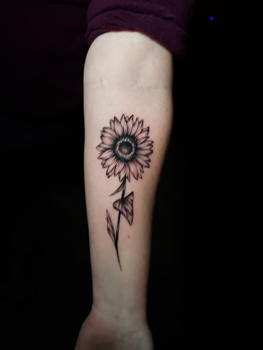 Explore ring finger tattoo cover up ideas for guys, creative tattoo ideas in College Station, available at Legacy Tattoo Lounge