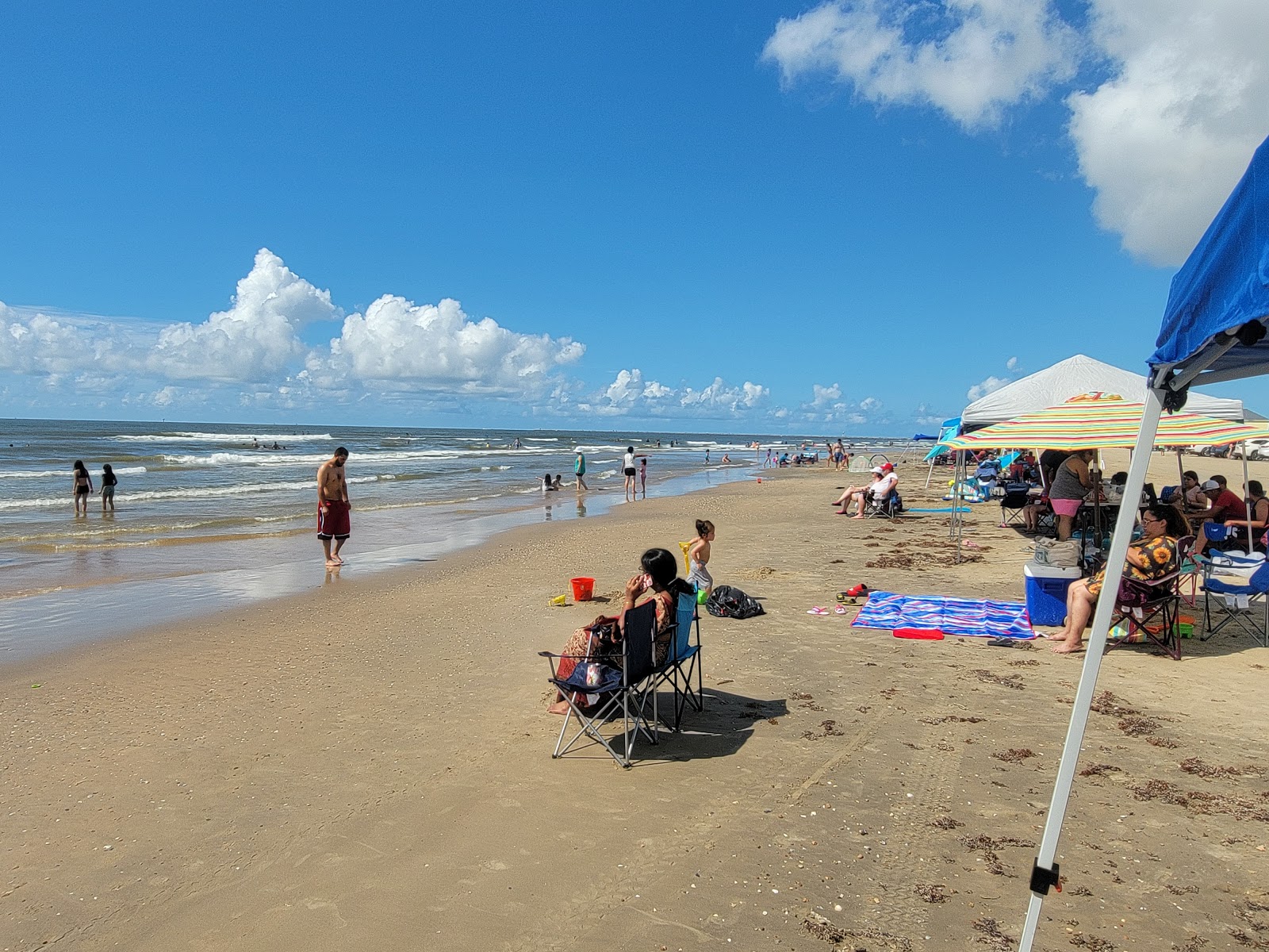 Foto de Surfside beach com areia brilhante superfície