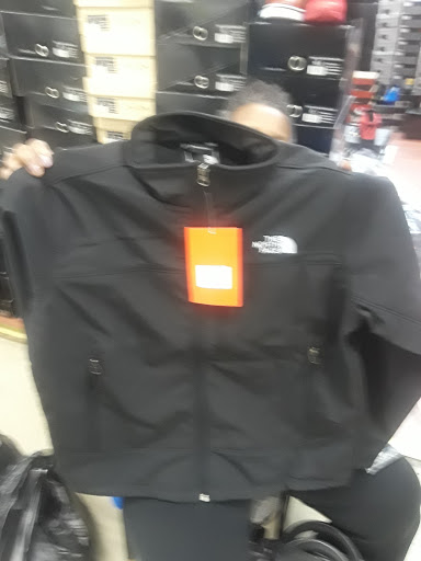 Discount Store «Greenbriar Discount Mall», reviews and photos, 2975 Headland Dr SW, Atlanta, GA 30311, USA