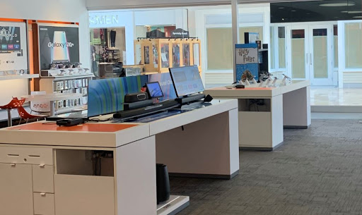 Cell Phone Store «AT&T», reviews and photos, 241 Exton Square Pkwy, Exton, PA 19341, USA