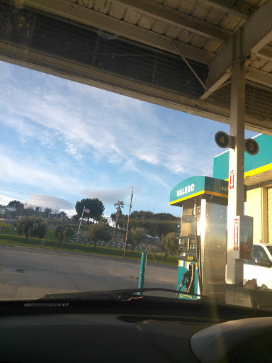 Gas Station «Valero», reviews and photos