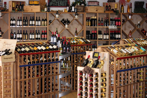 Liquor Store «Riverbend Liquor & Wine», reviews and photos, 5102 N 19th St Suite #101, Waco, TX 76708, USA