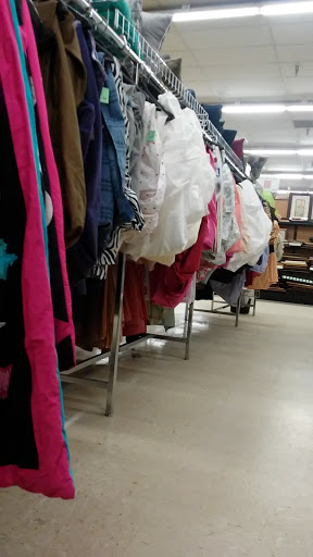 Thrift Store «The Salvation Army Family Store & Donation Center», reviews and photos, 66011 Van Dyke, Washington, MI 48095, USA
