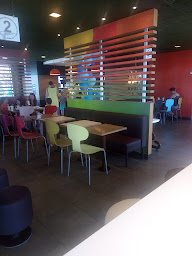 Photo n°13 de McDonald's à Arçonnay ()