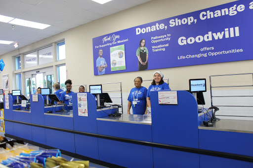 Used Book Store «Goodwill Book Store & Donation Center», reviews and photos, 15165 McGregor Blvd, Fort Myers, FL 33908, USA