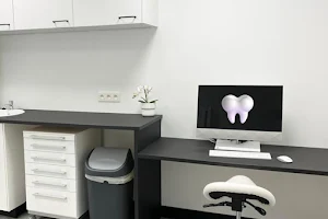 Cabinet Dentaire à Anderlecht - Clinique Dentaire White & Care image