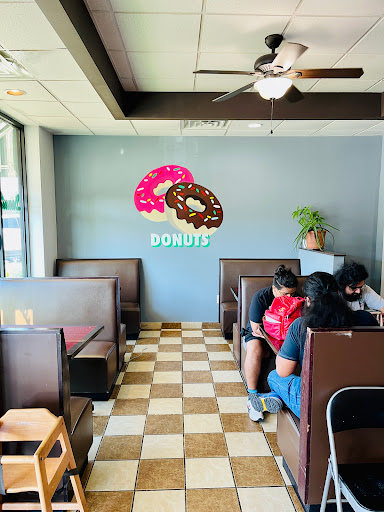 Donut Shop «Southern Maid Donuts», reviews and photos, 937 W Davis St, Dallas, TX 75208, USA